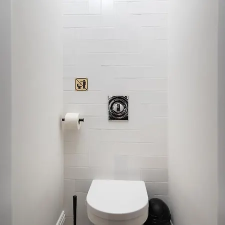 Metro Wilenski #4 By Bookinghost